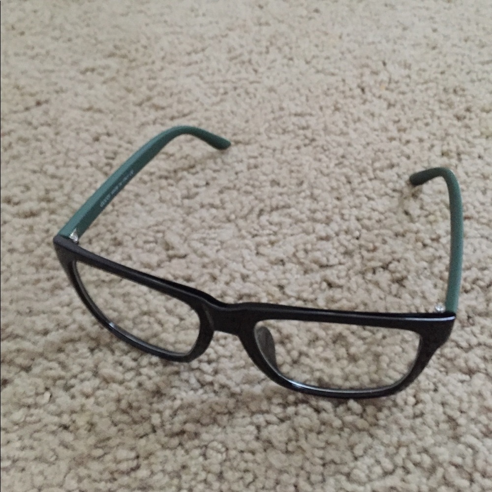 Authentic Gucci with logo red and green glasses